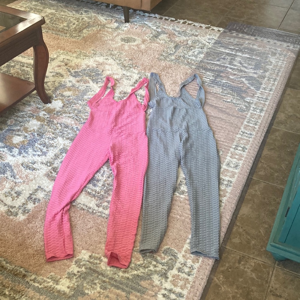 Two Cross body workout jumpsuit pink & gray